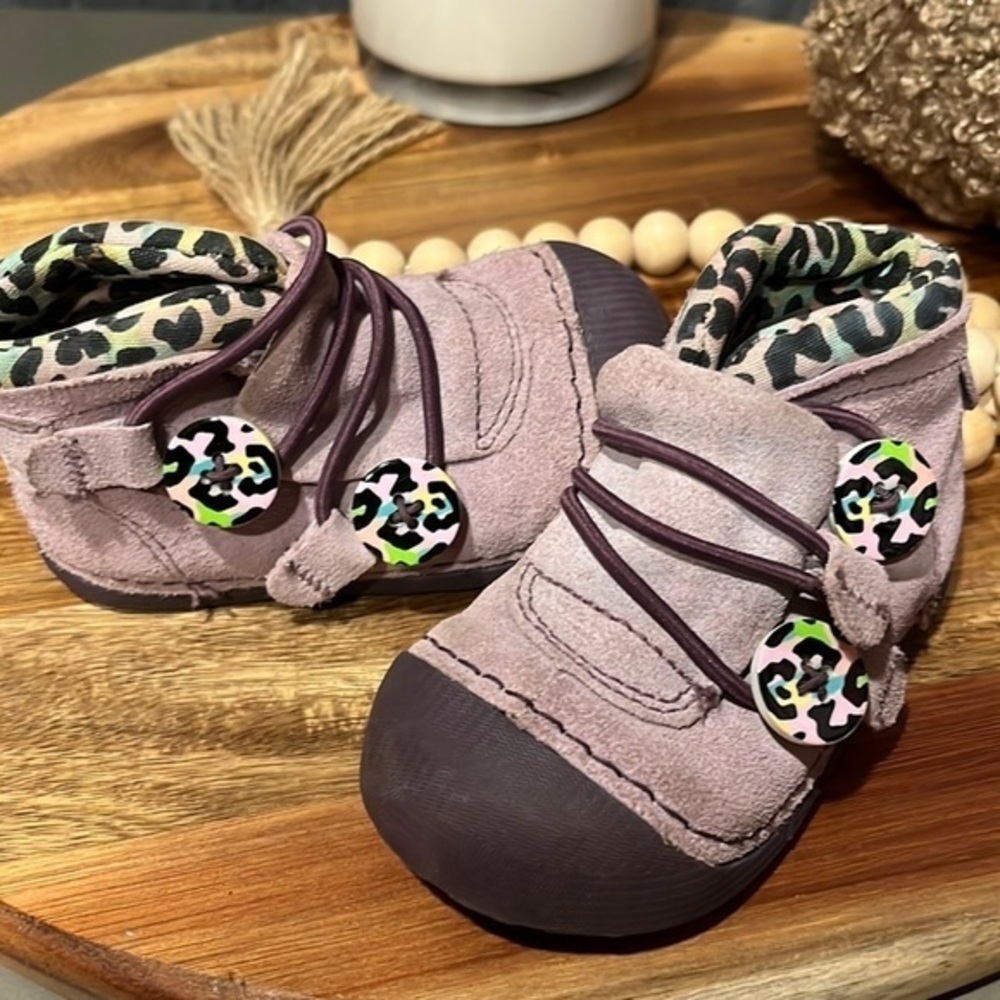 Simple brand purple toggle rubber bottom toddler shoes size 4